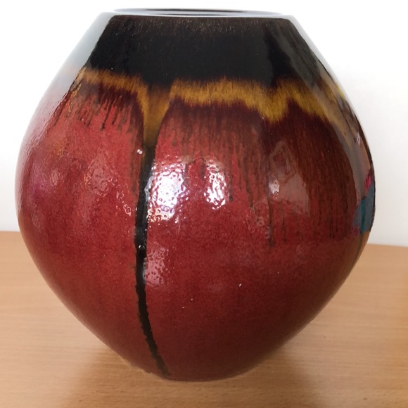 Chinese pottery vase red black yellow 8” tall 8" long wide - Picture 2 of 8